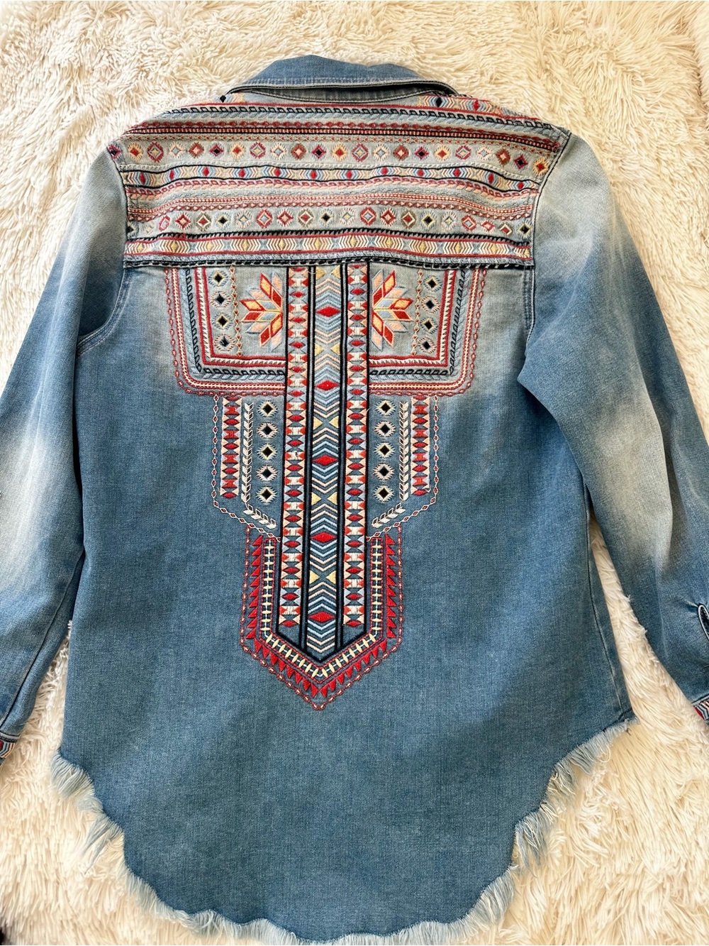 DRIFTWOOD Anne Women’s Blue Embroidered Denim Jacket Shirt Size: Medium - Picture 7 of 8